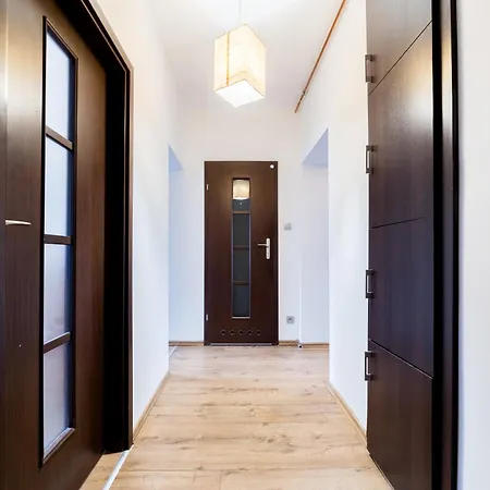Apartment Glogowska Comfort By Bookinghost