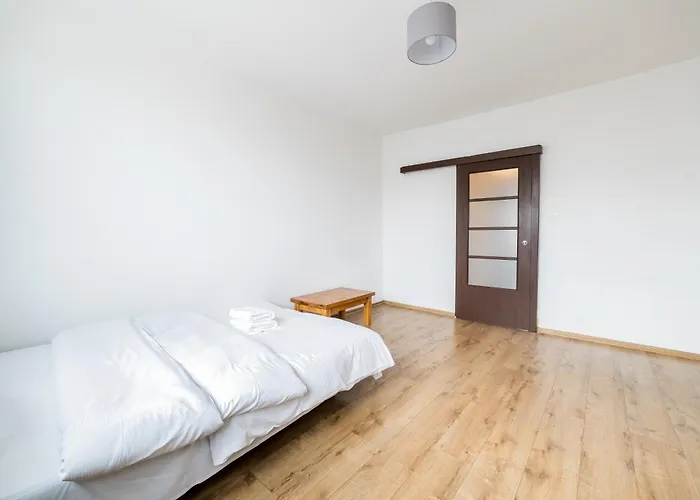 Glogowska Comfort By Bookinghost